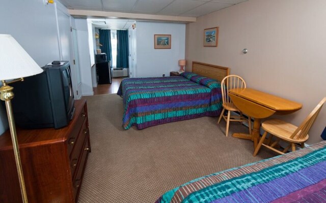 Crest Motel