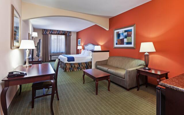 Holiday Inn Express and Suites Henderson by IHG