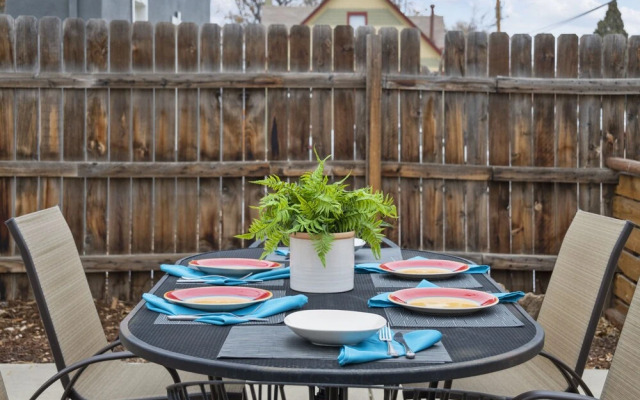 City Oasis with Inviting Flair