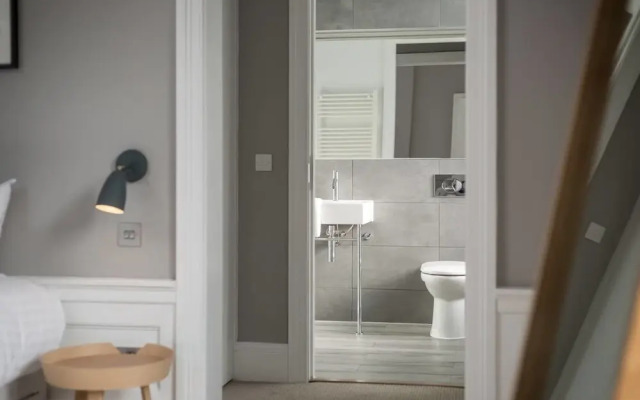 Torphichen Street 5 Star Luxury Apartment