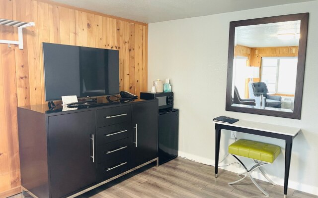 Tides Inn & Suites