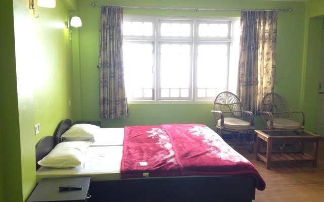 Oyo 4305 Yang's Inn
