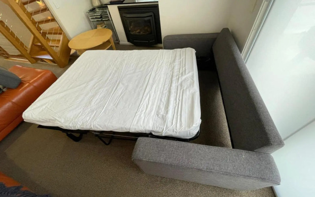 Luxury Woodridge 2-Bedroom Apartment