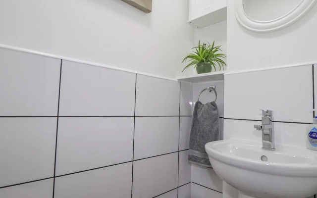 25 Langlands Terrace