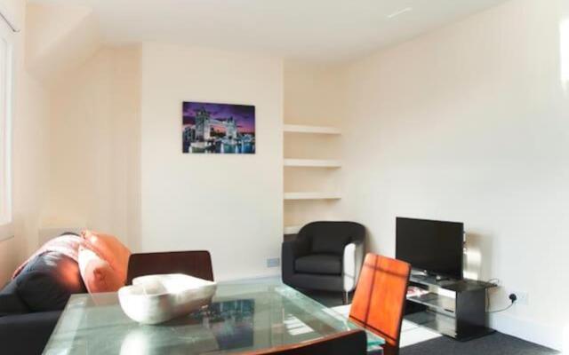 Kennington Apartment D/Apartment
