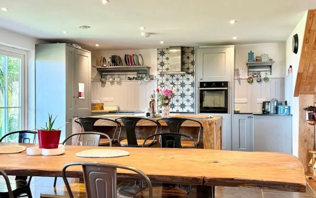 Seawynds Family Home With Far-reaching Sea Views