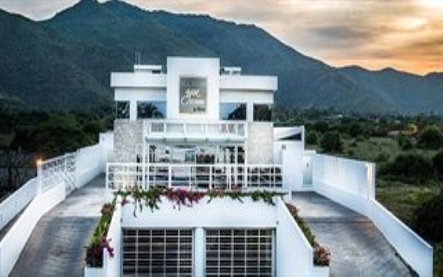 Agua Dorada Beach Hotel by Lidotel