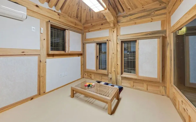 Donghae Hanok Donganjae