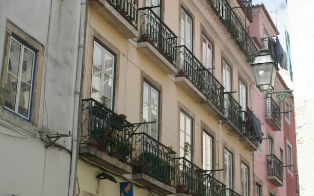 Bairro Alto Apartment by Rental4all