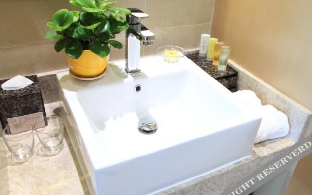 Homeinn Plus Hotel (Shanghai Zhonghuan Jinshajiang Road Fengzhuang Subway Station)