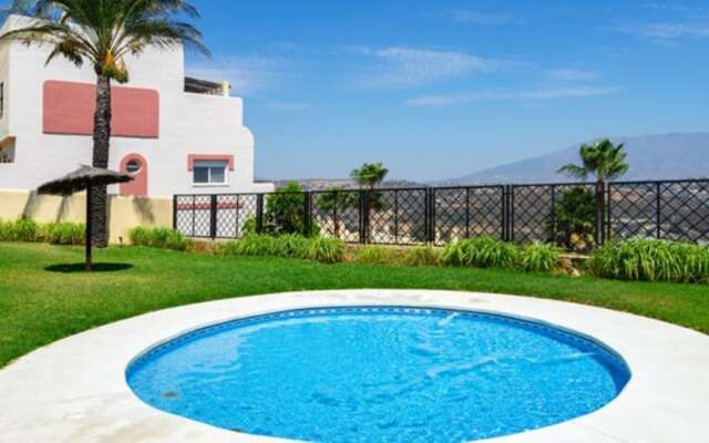 Apartment - 3 Bedrooms with Pool and WiFi - 107926
