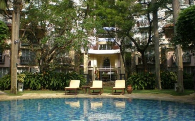 Novotel Surabaya - Hotel & Suites