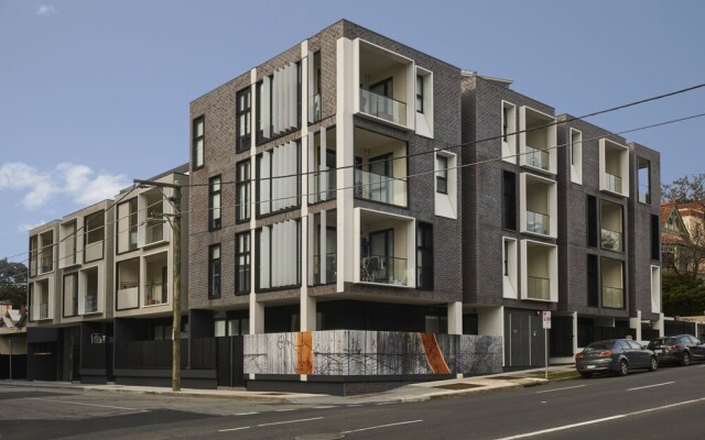 The Marc 201: A Splash of Emerald - Rejuvenate stays