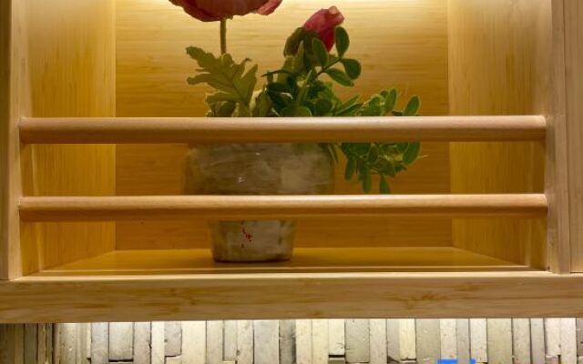 Jianguo Puyin Hotel (Qingdao Wusi Square Qingdao University Branch)