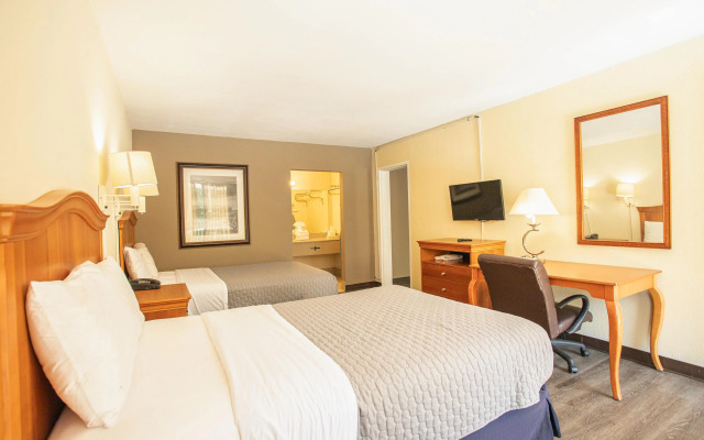 OYO Hotel Greensboro East I 40