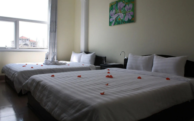 Jade Hotel