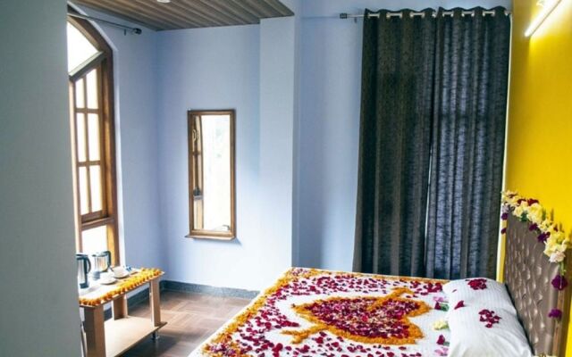 Goroomgo Divine Hills Shimla