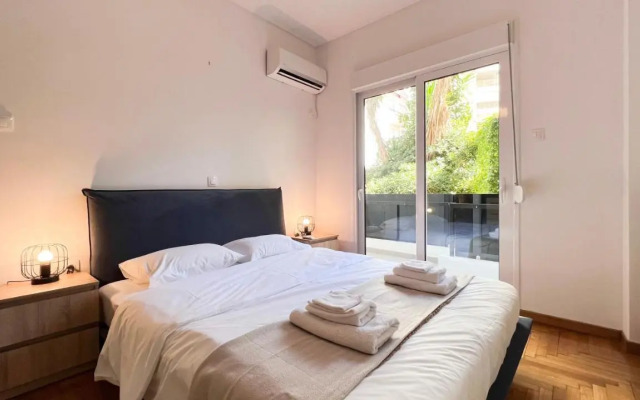 Key Biscayne Elegant 77sqm Apt in Paleo Faliro