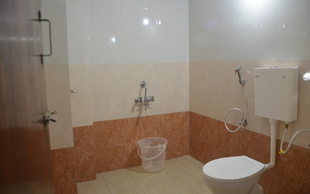 Easternwoods Hotel Raj