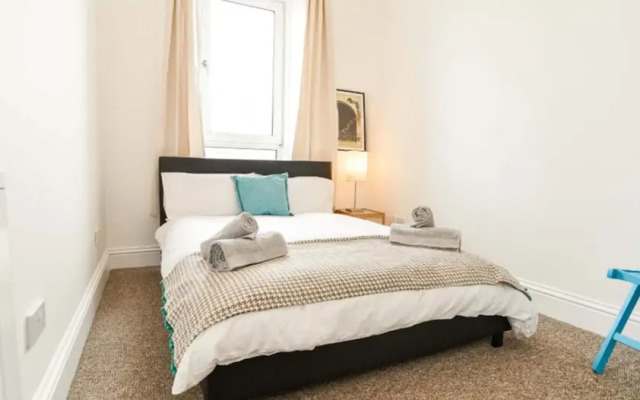 Modern Central Apartment