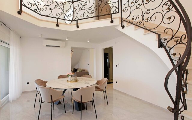 Beachfront villa Senses for 12 in Milna