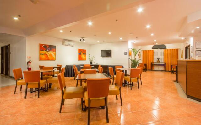 Microtel Inn & Suites By Wyndham Eagle Ridge