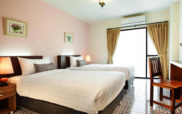 WE Valley Hotel