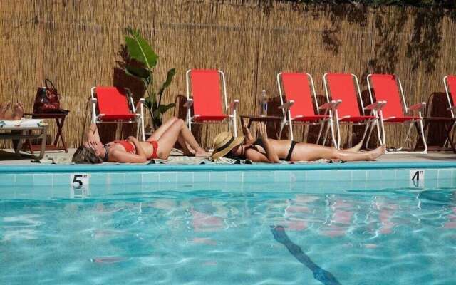 OAK Knoll Unit 9 #2407