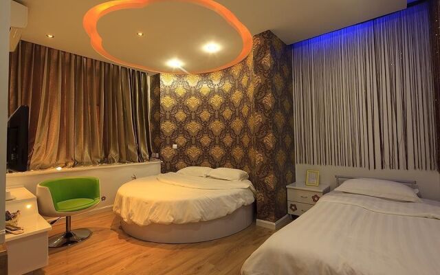 Qingdao Sweet Space Business Hotel