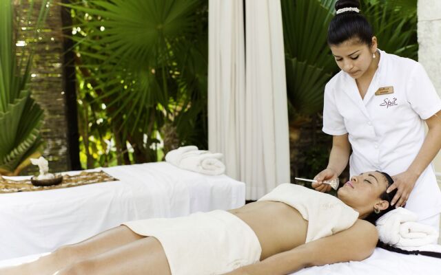 Hacienda Encantada Resort & Residences