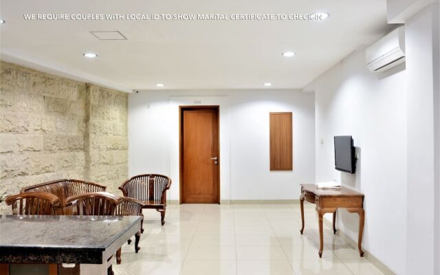 ZEN Rooms Basic near Cilandak Town Square