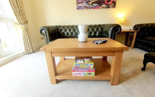 Charming 4 Bedroom Apartment by Royal Botanic Garden