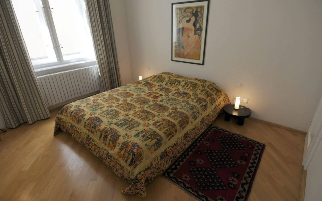 PVH Charming Flats Odboru