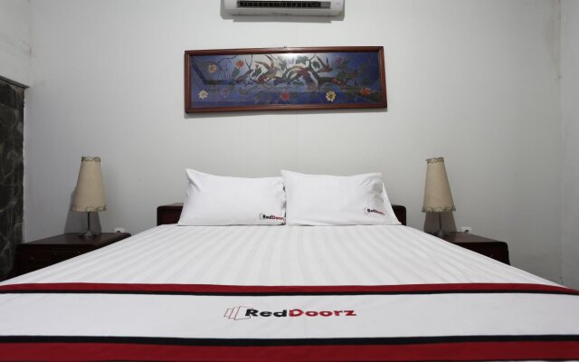 Oyo 1059 Roemah Oma Guest House