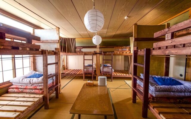 Guesthouse Asobi Factory - Hostel
