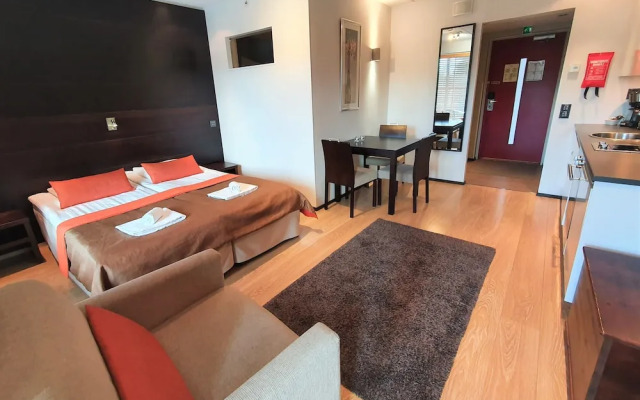 Levi Suites Levi Gold