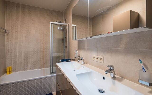 Moorea City Center Apartment