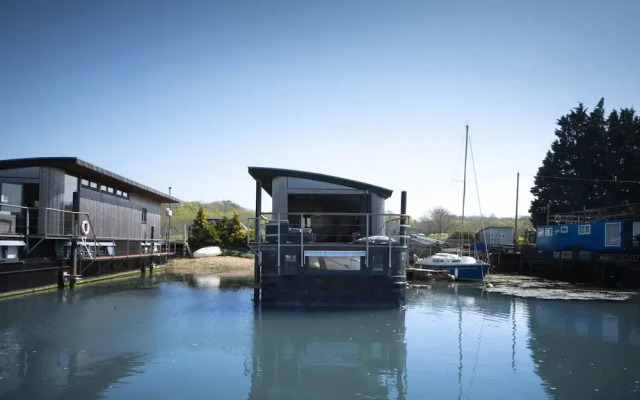 Houseboat Eleuthera
