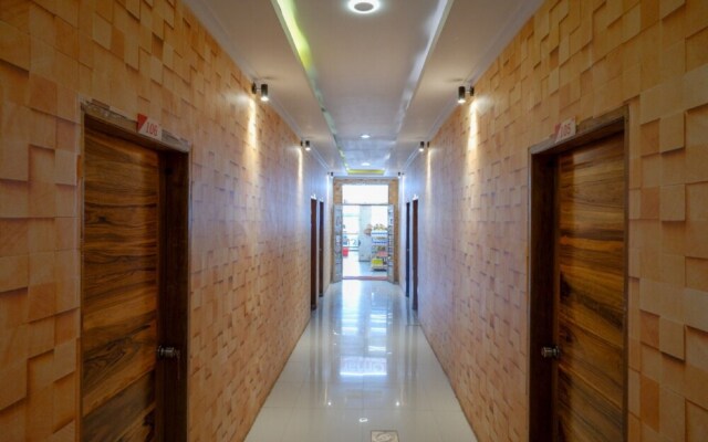 Omar Hotel by Reddoorz