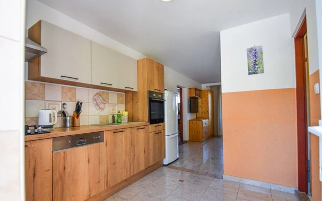 Lidija - Family Friendly & Close to the sea - B2