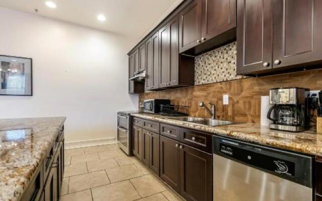 Spacious 3BR/2.5BATH Condo in Great location