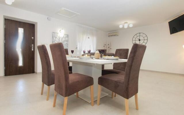 Holiday Home Villa Angelina 1233