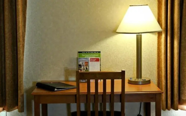 Pacific Sunrise Inn & Suites