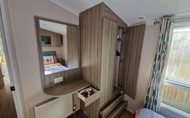 Seaside 8-person Caravan at Rockley Park