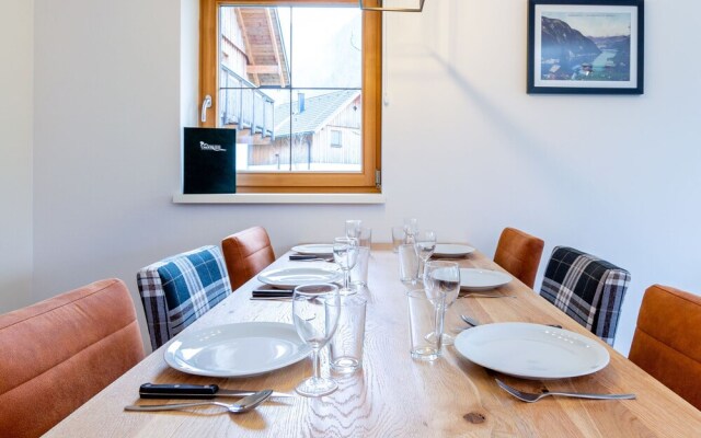 Luxury Chalet in Obertraun With Pool