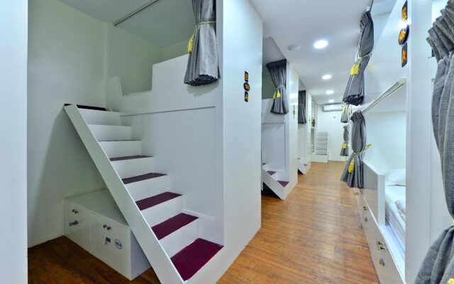 Backpacker Hostel - Adults Only