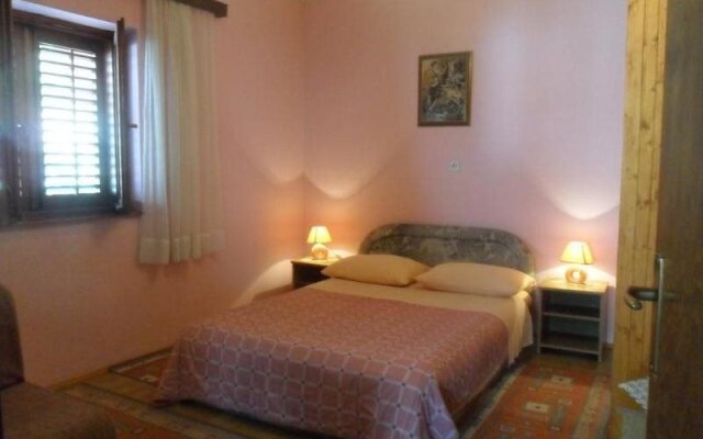 Maca Apartments