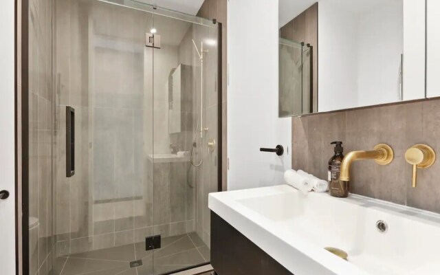 Stunning Modern Two Bedroom - Perfect Location!