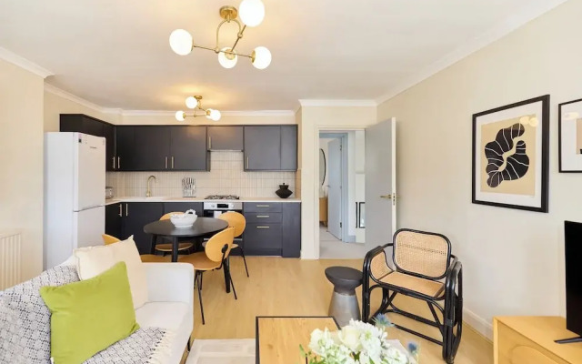 Finsbury Park Two-Bed Split-Level Flat