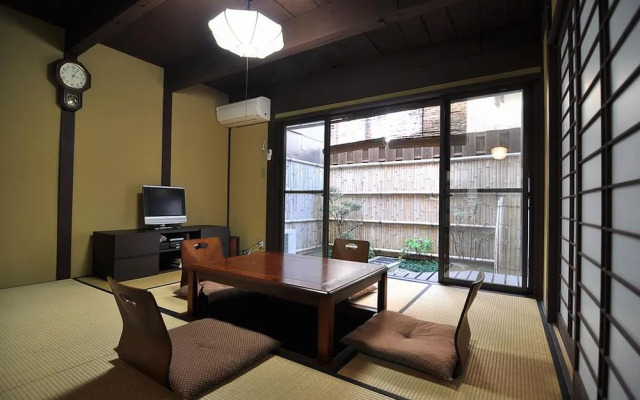 Maeniiya Machiya Inn